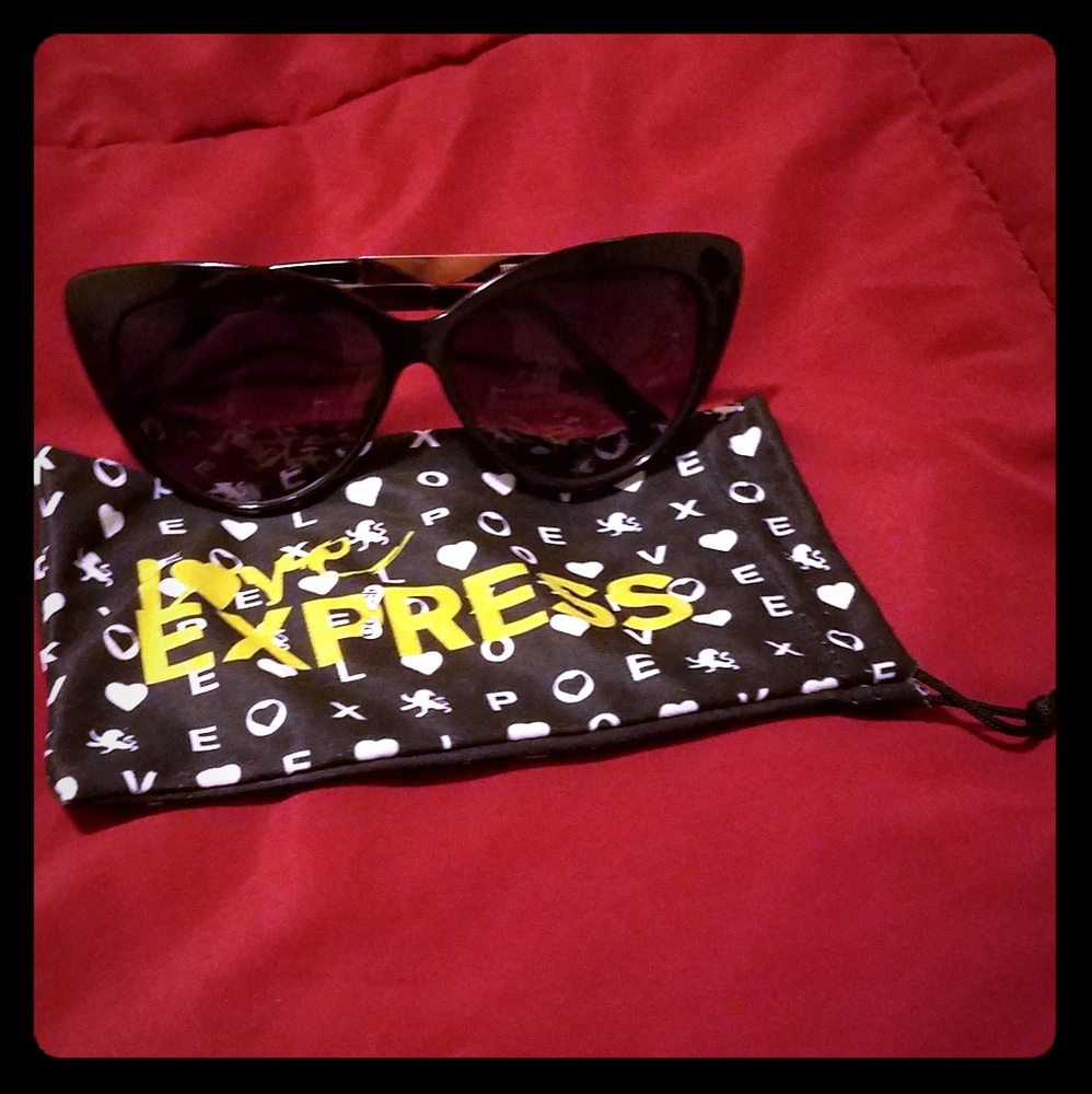 Express Womens Sun Glasses